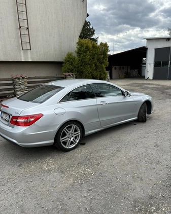 Mercedes-Benz Klasa E cena 46000 przebieg: 328000, rok produkcji 2010 z Mysłowice małe 67